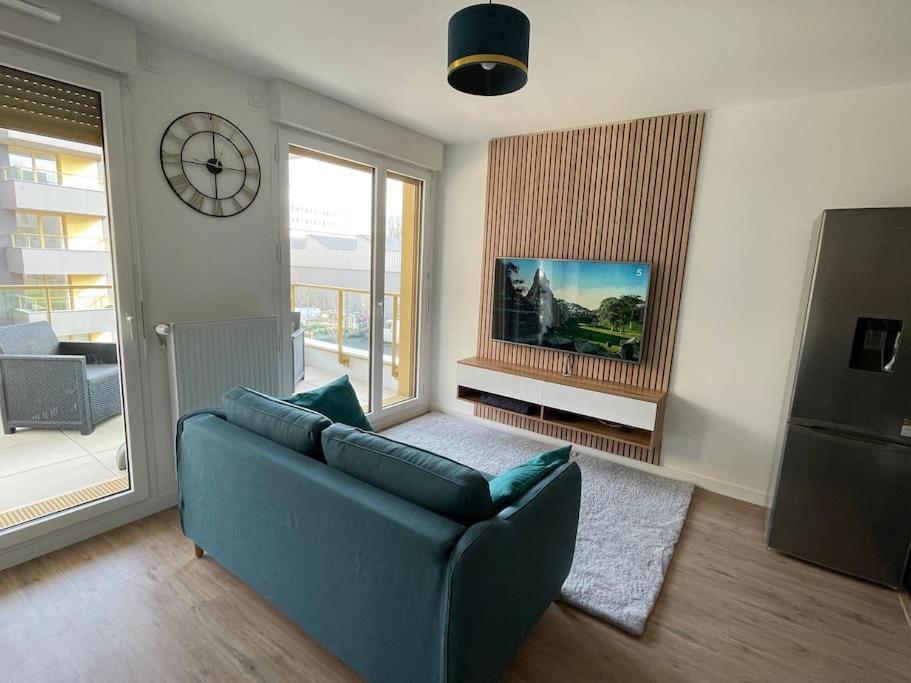 Superbe T2 Proche De La Gare Rer Tgv Massy Palaiseau Apartman Kültér fotó
